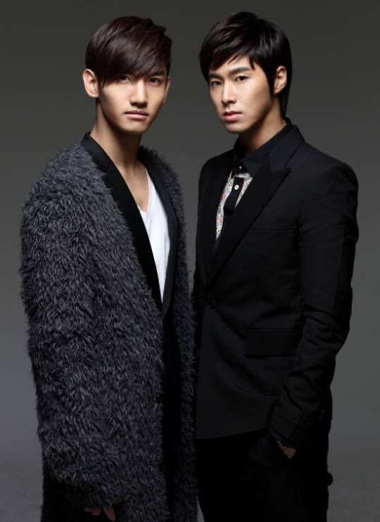 20110113 tvxq holds a revealing press conference Pictures, Images and Photos