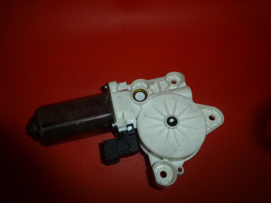 NEW 2003 2011 SAAB 9-3 9-3X RIGHT FRONT PASSENGER DOOR POWER WINDOW MOTOR